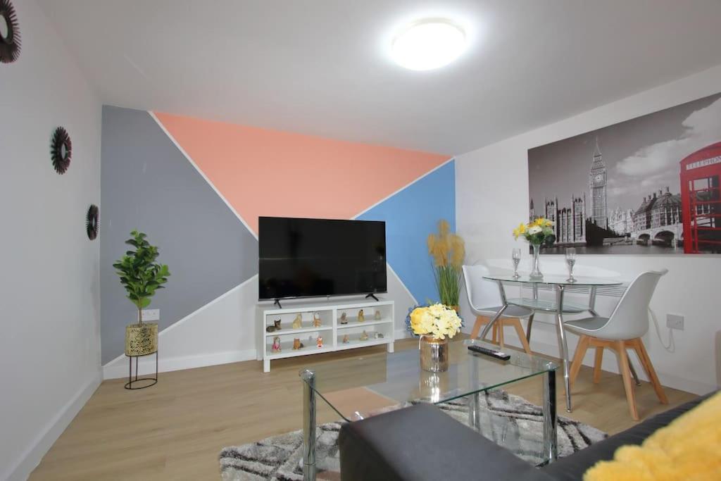 Oasis, Self Contained Flat By Cozynest Apartment Reading